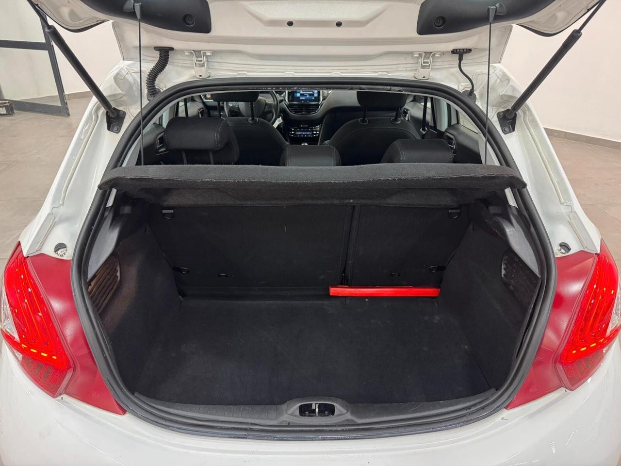 Peugeot 208 1.6 e-HDi 92 CV Stop&Start 5 porte Allure