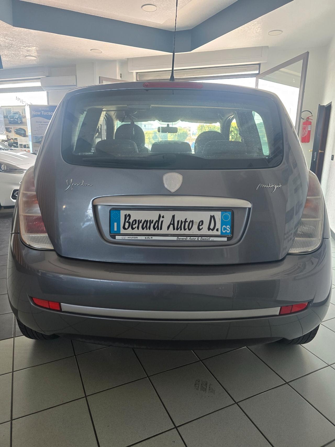 Lancia Ypsilon 1.3 MJT 75 CV Platino