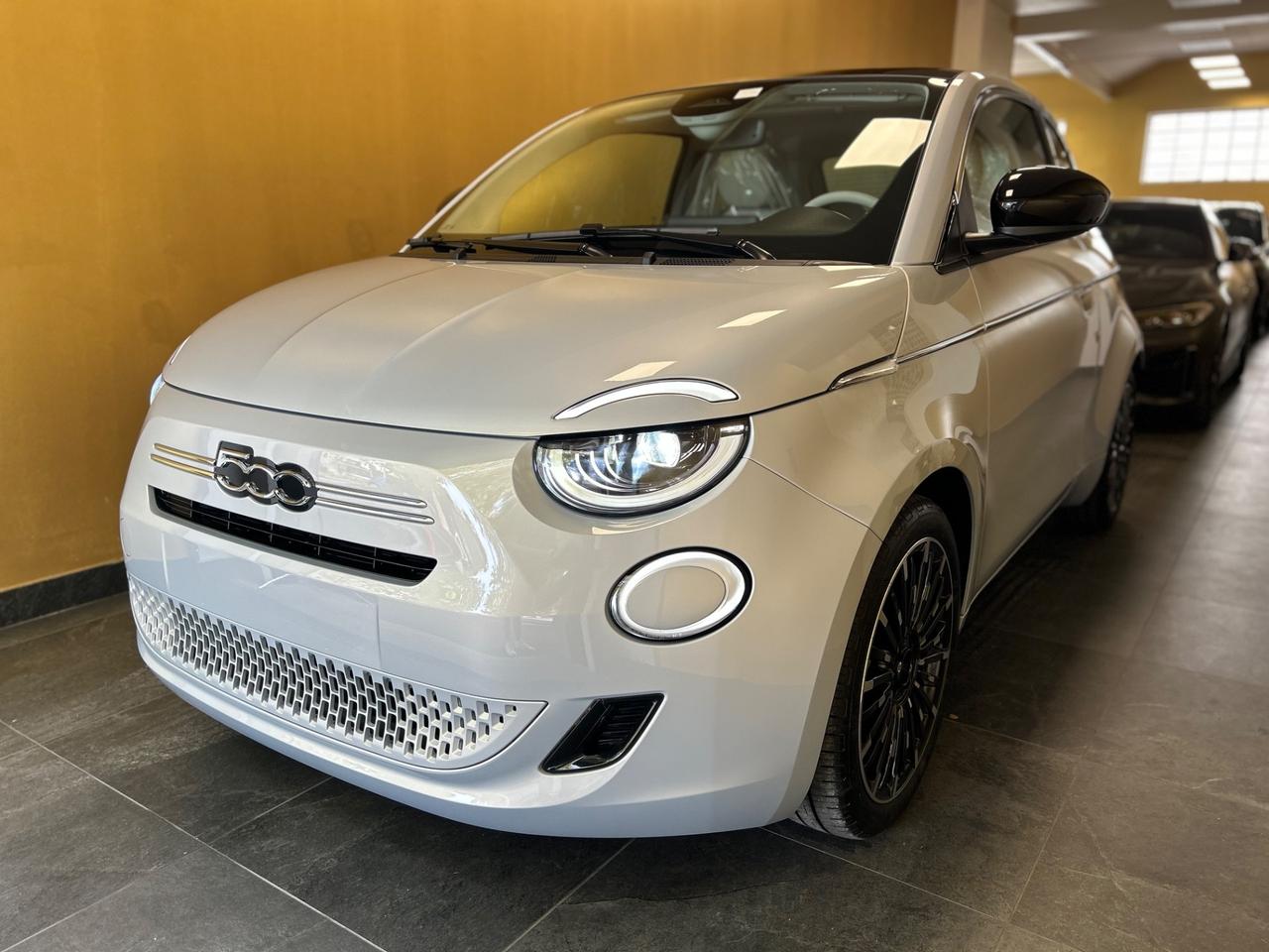 Fiat 500 1.0 Hybrid La Prima *** KM0 * GARANZIA UFFICIALE 2 ANNI ESENZIONE BOLLO 2027 ***
