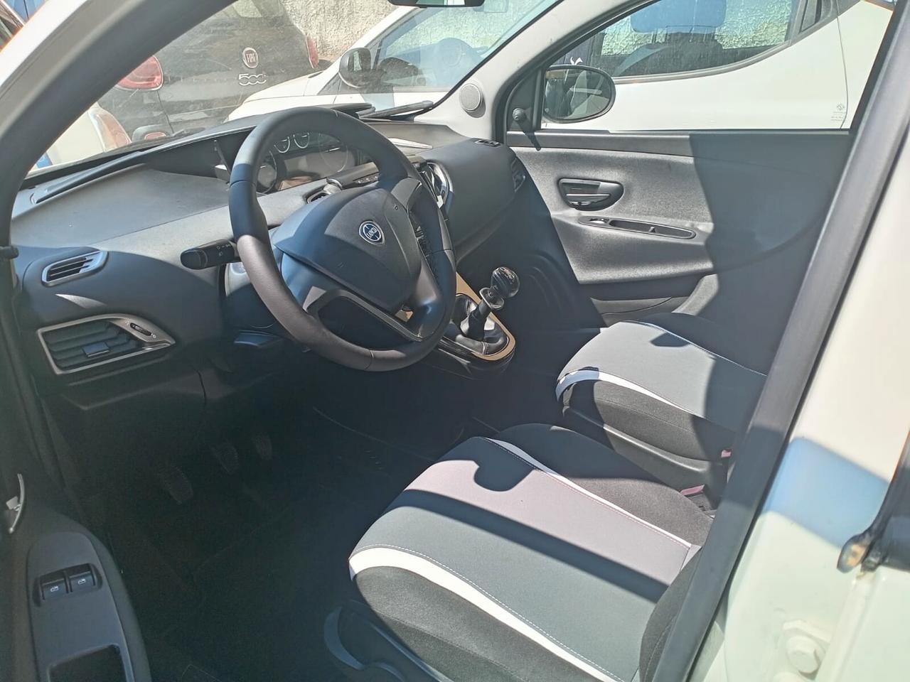 Lancia Ypsilon 1.2 69 CV 5 porte GPL Ecochic Gold