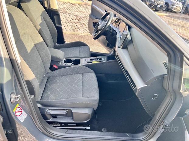VOLKSWAGEN Golf 2.0 TDI 150 CV DSG SCR Life