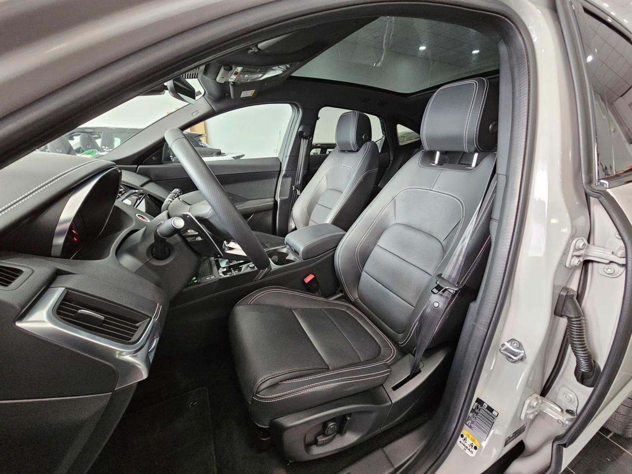 Jaguar E-Pace R-Dynamic SE Navi Camera Tetto C.20" LED BlackPack