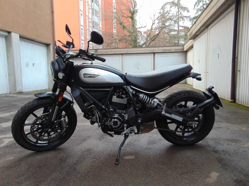 Ducati Scrambler Icon Dark