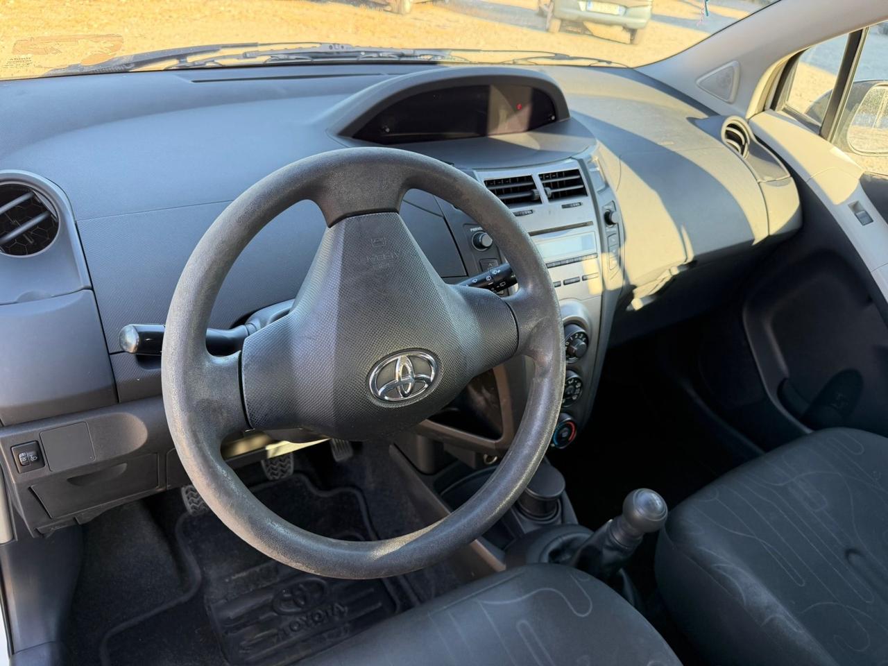 Toyota Yaris 1.0 Benzina- Neopatentati- 5 Porte