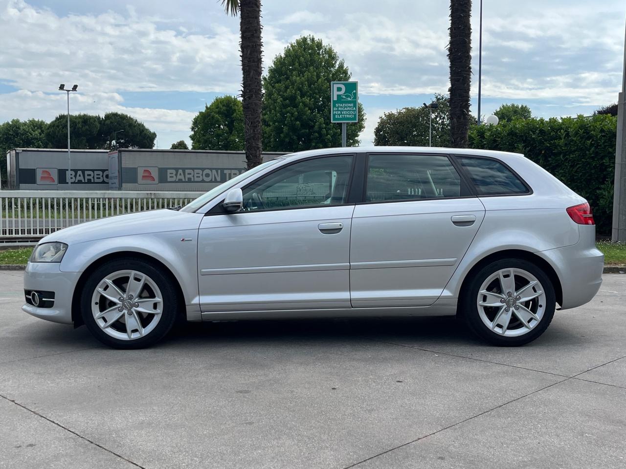 Audi A3 SPB 1.6 TDI 105 CV CR Attraction
