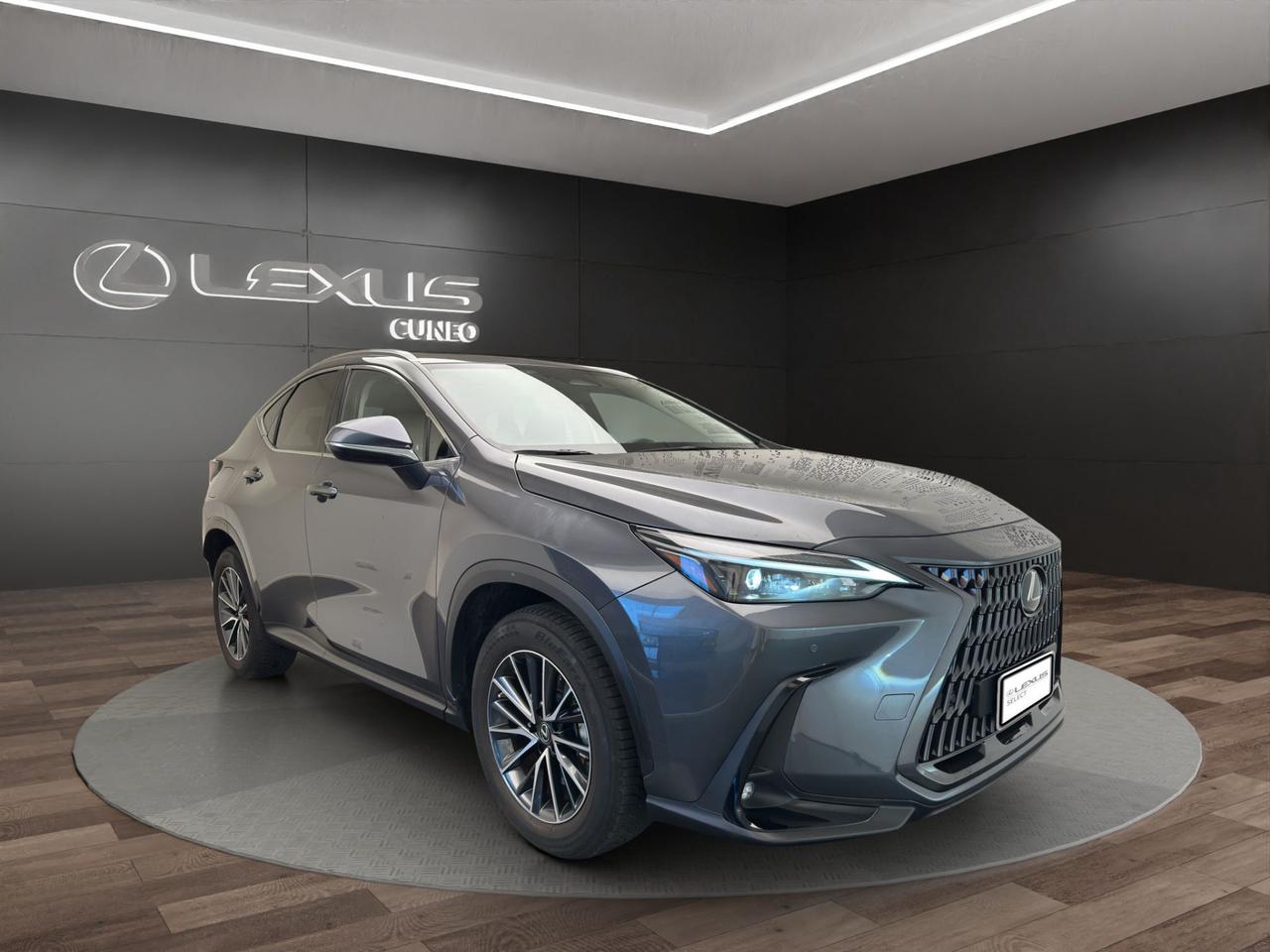 Lexus NX 450h+ 2.5 phev Premium 4wd e-cvt