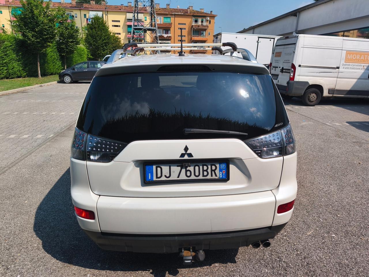 Mitsubishi Outlander 2.0D 7 posti gancio traino