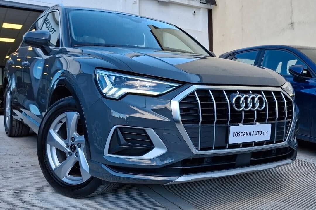Audi Q3 150cv S tronic fari full led