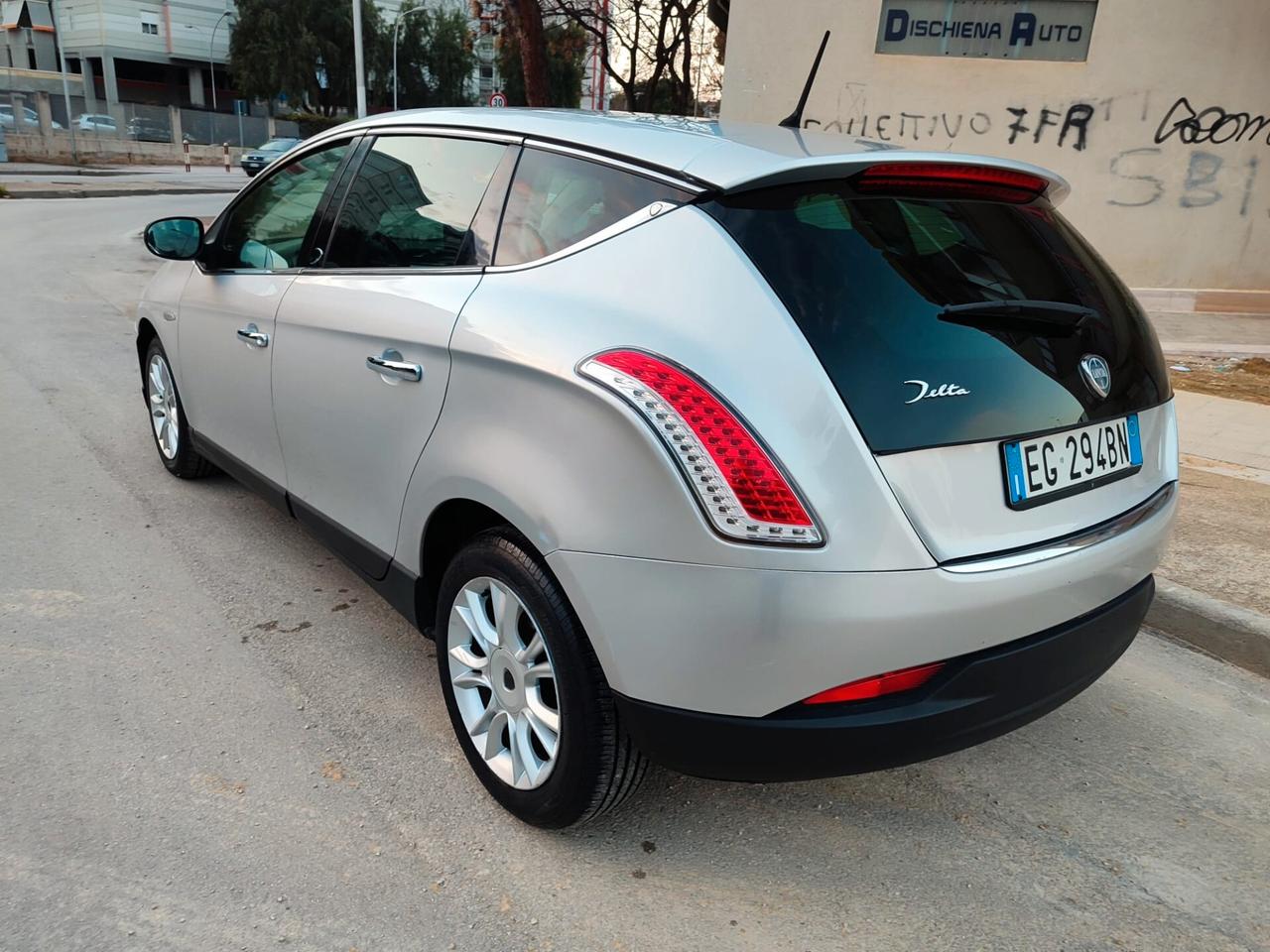 Lancia Delta 1.6 MJT DPF 2011!!