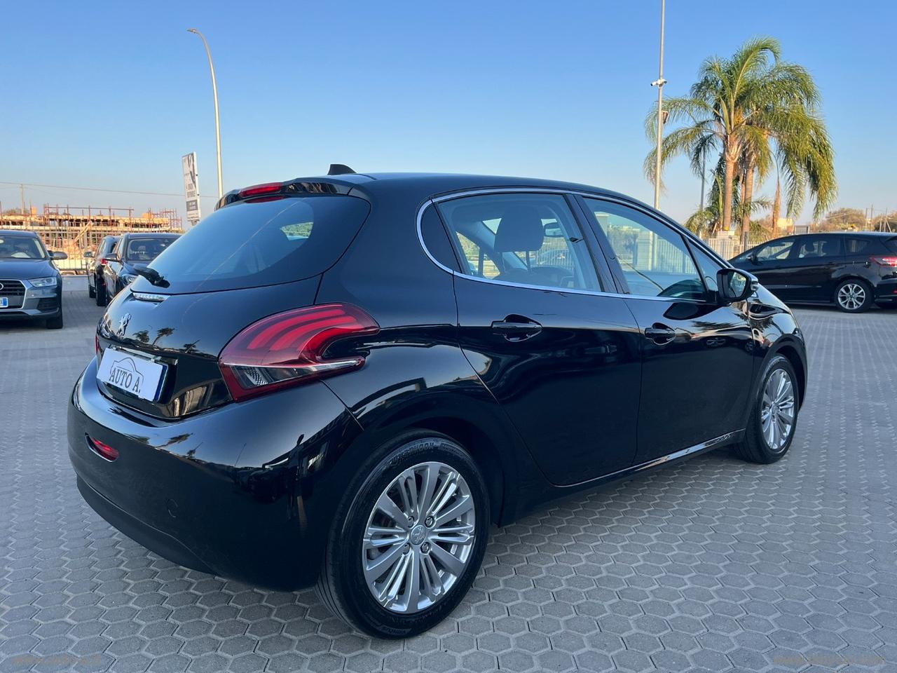 PEUGEOT 208 BlueHDi 100 S&S 5p. Allure