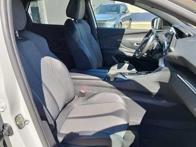 Peugeot 3008 Hybrid 180 e-EAT8 Active Pack