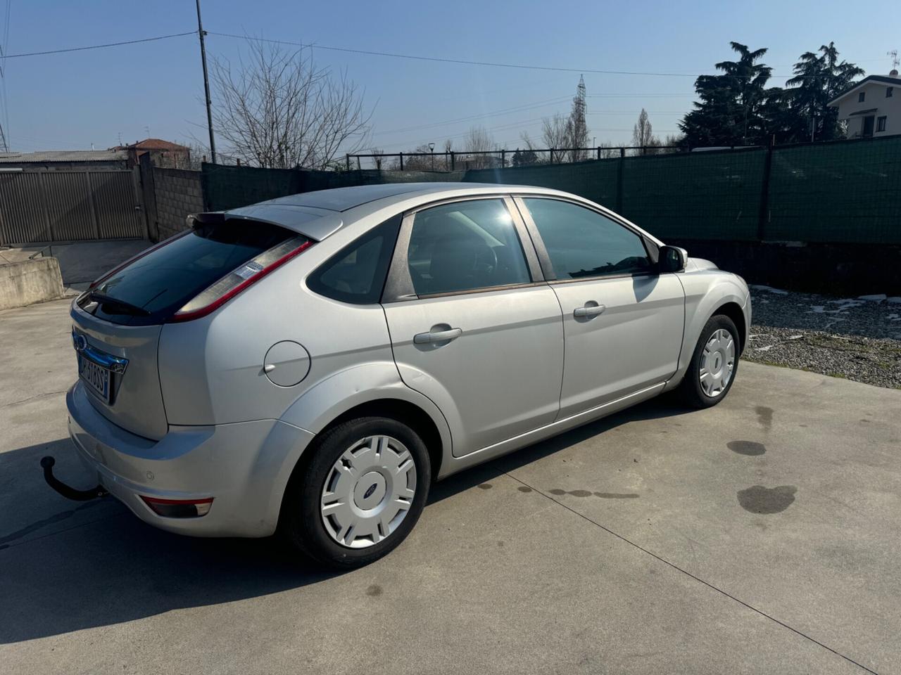 Ford Focus Focus+ 2.0 (145CV) 5p. Bz.- GPL berlina con gancio traino