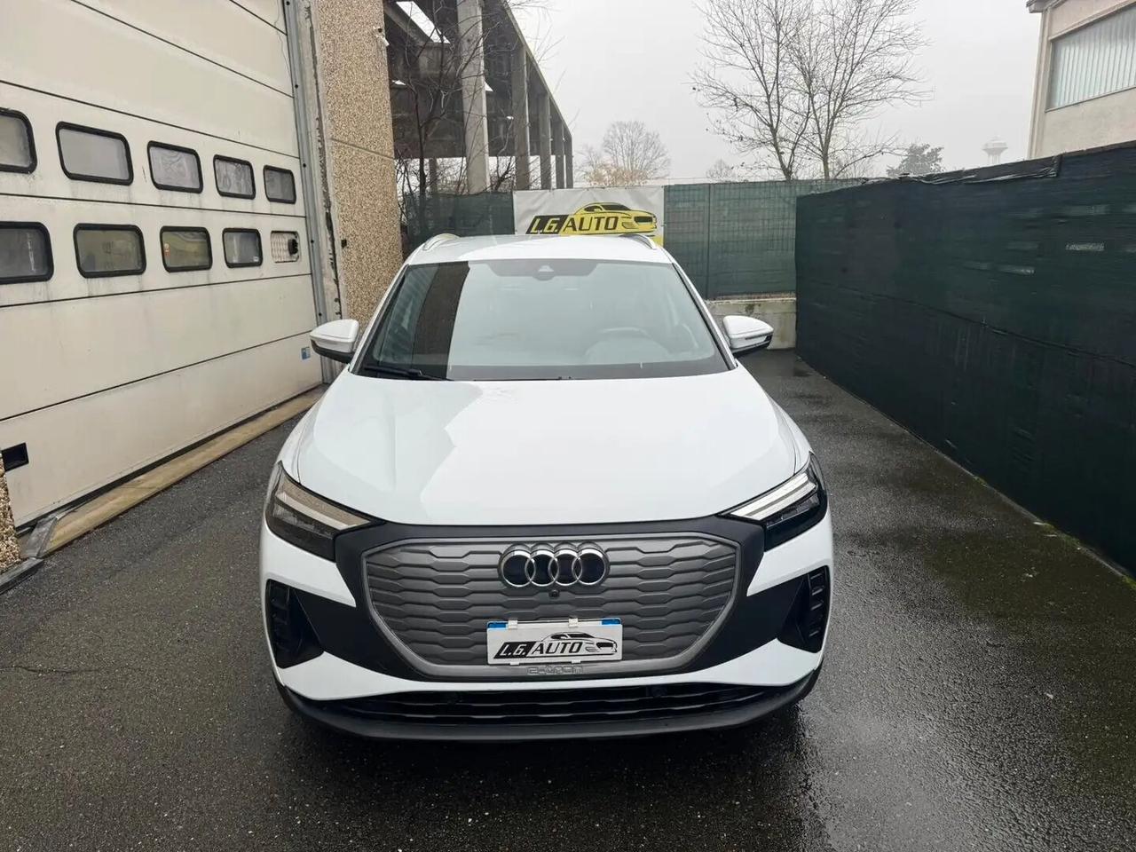 Audi Q4 40 e-tron Business
