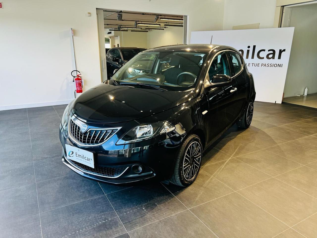 Lancia Ypsilon 1.0 FireFly 5 porte S&S Hybryd Gold