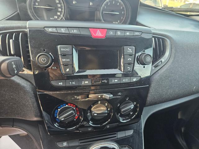 LANCIA Ypsilon 1.0 FireFly 5 porte S&S Hybrid Ecochic Silver
