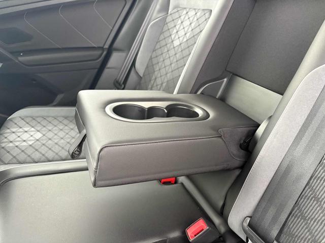 VOLKSWAGEN Tiguan 2.0 TDI 150 CV DSG R-Line TOTAL BLACK