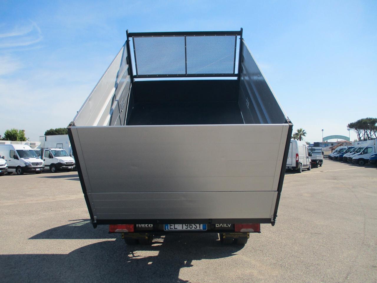 Iveco Daily 35C11 2.3 110CV E5 RIBALTABILE TRILATERALE +SOVRAS