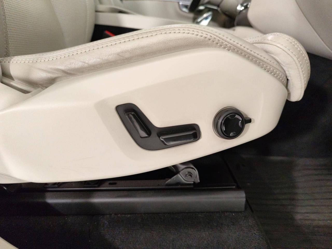 Volvo XC90 2.0 b5 Inscription awd 7 Posti