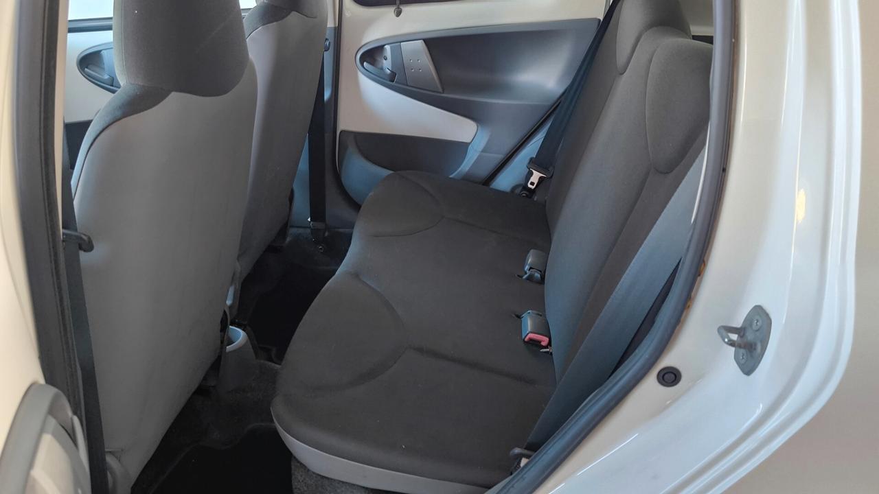 Toyota Aygo 1.0 12V VVT-i 5 porte Sol Connect