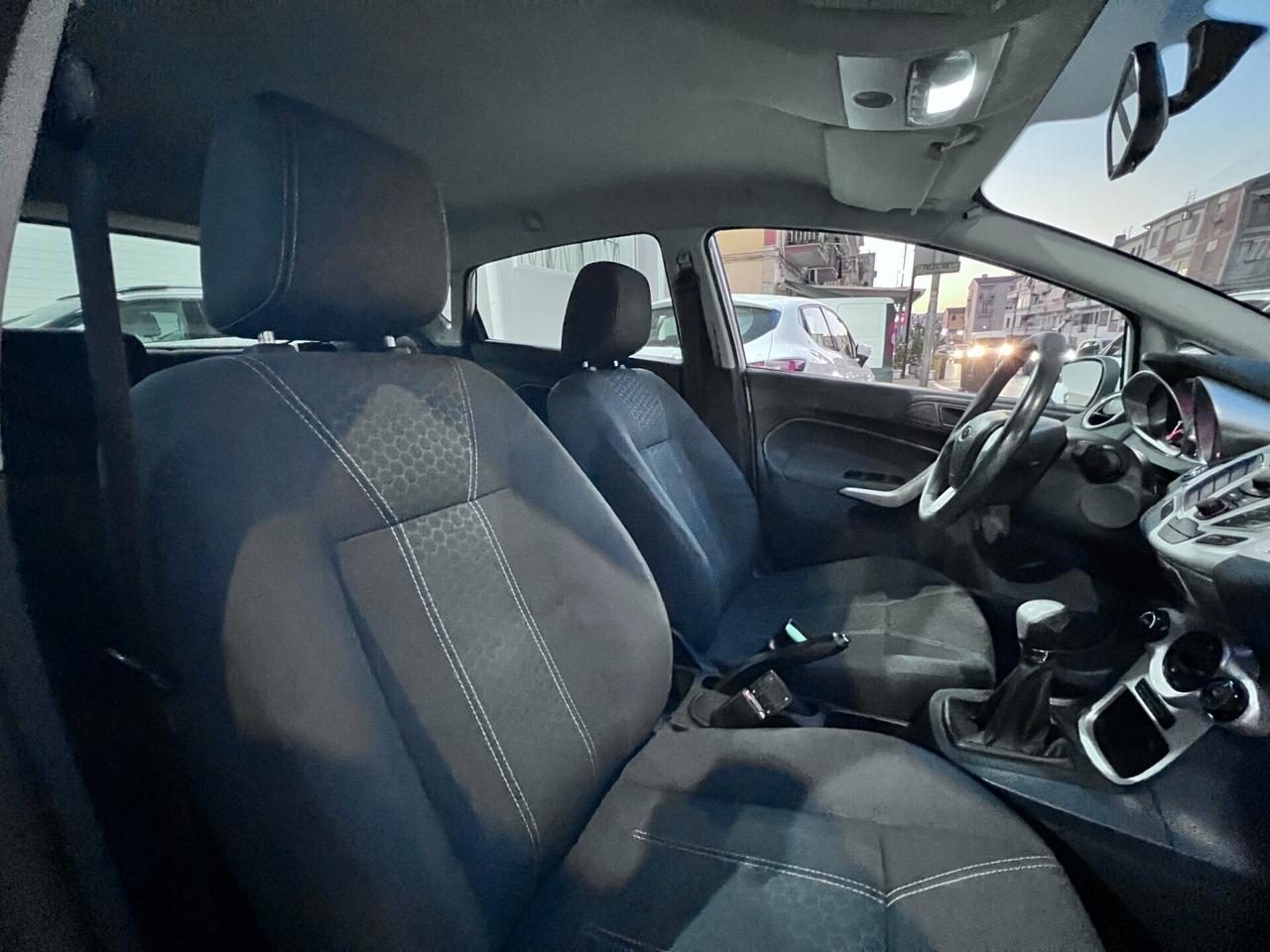 Ford Fiesta 1.4 TDCi 70CV 5 porte Titanium