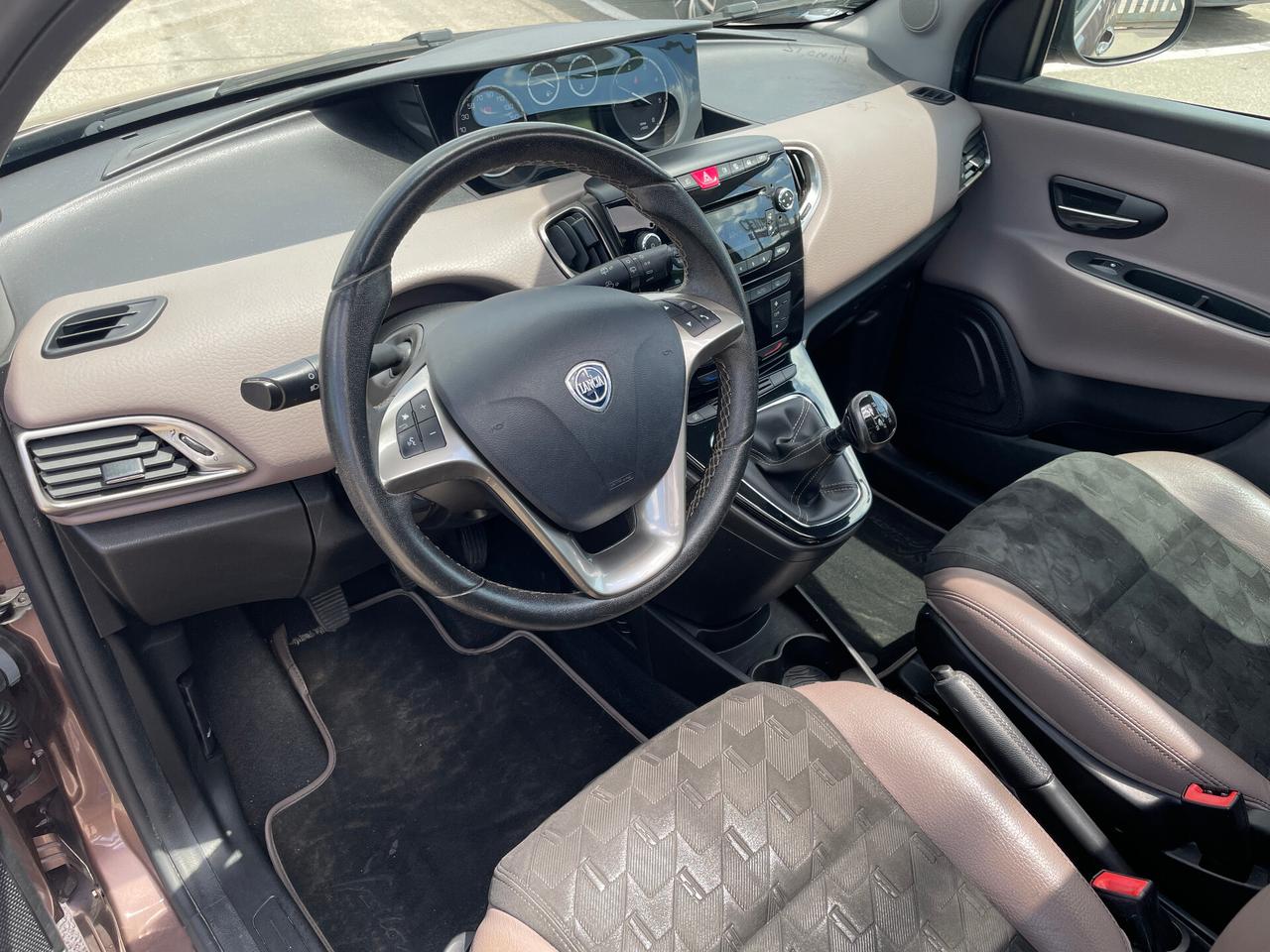 Lancia Ypsilon 1.3 MJT 16V 95 CV 5 porte S&S Elle-TETTO APRIBILE
