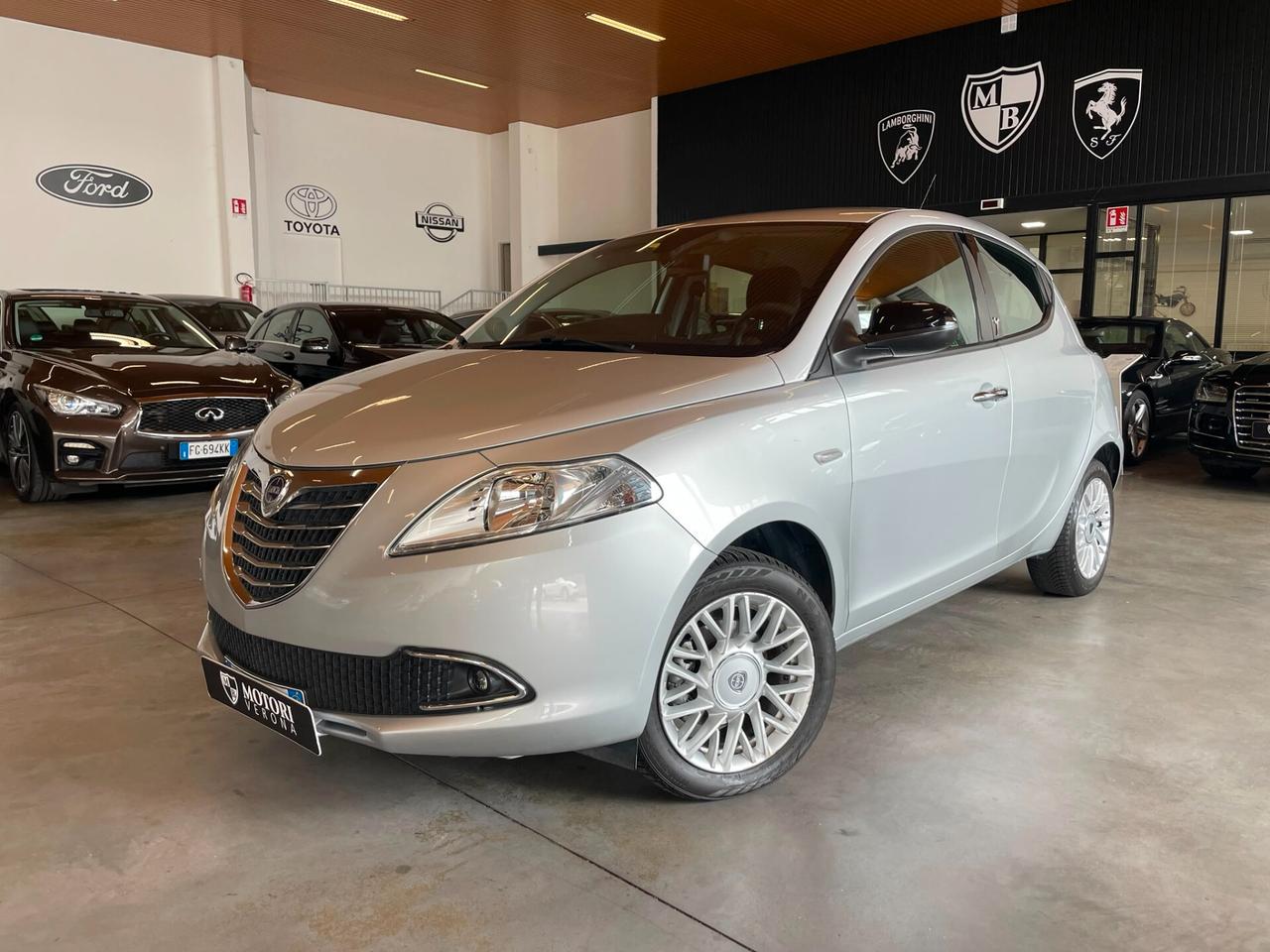 Lancia Ypsilon 0.9 TwinAir 85 CV 5 porte S&S Gold