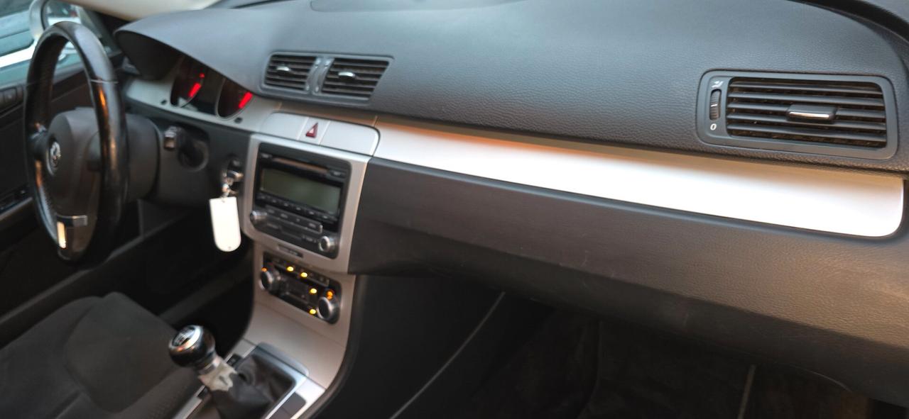 Volkswagen Passat 2.0 TDI DPF Var. Comfortline