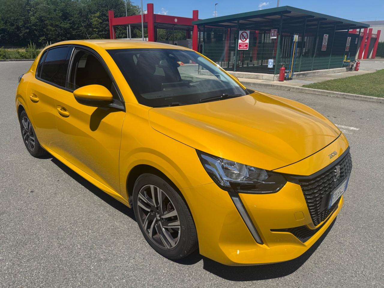 Peugeot 208 PureTech 100cavalli modello Allure