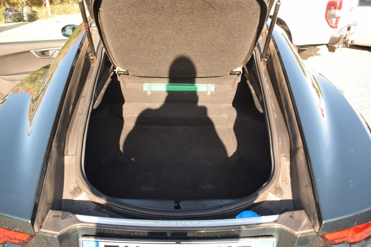 Jaguar F-Type 2.0 300CV aut. Coupé R-Dynamic 21000KM