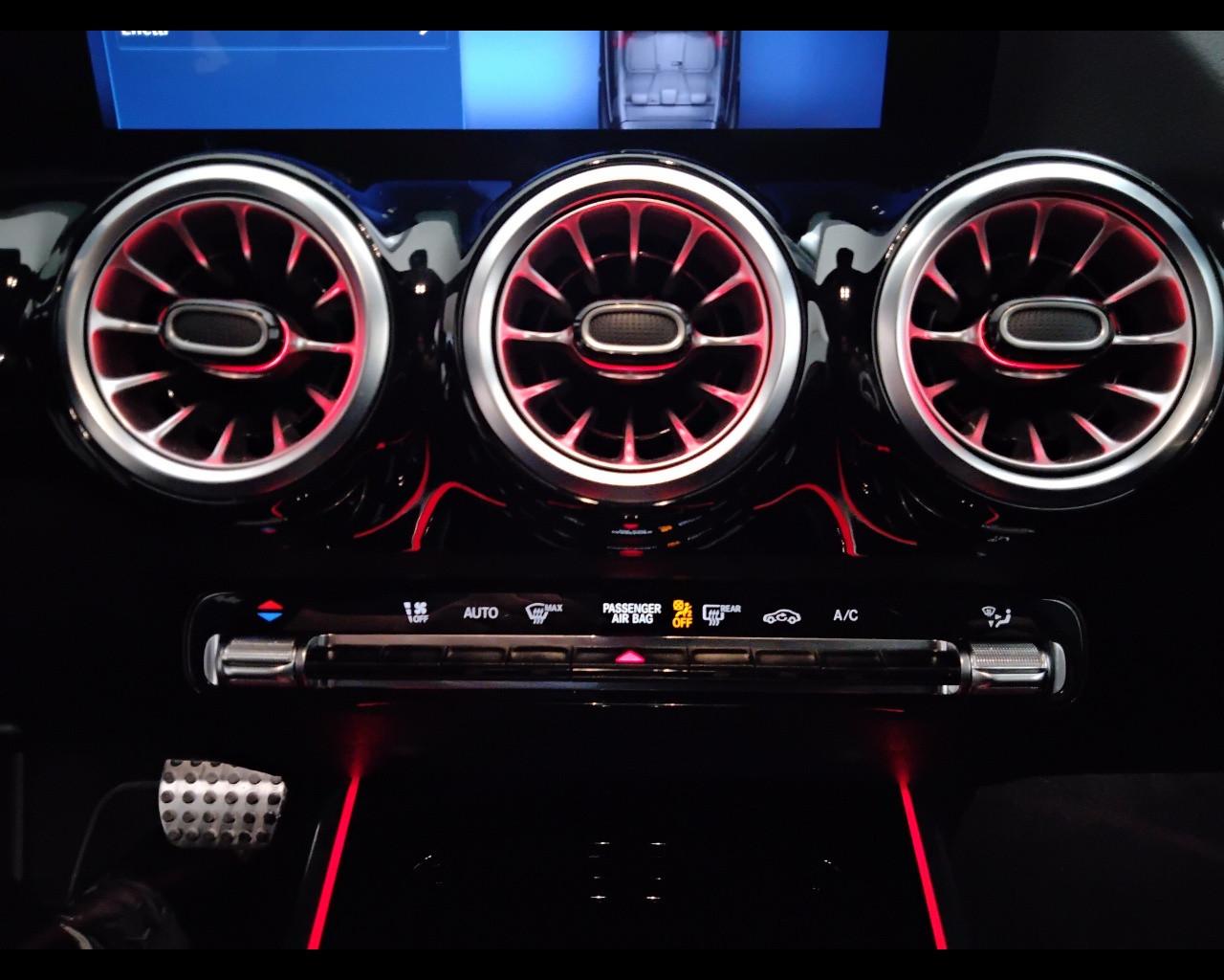 Mercedes-Benz GLA-H247 2023 - GLA 180 d AMG Line Advanced Plus auto