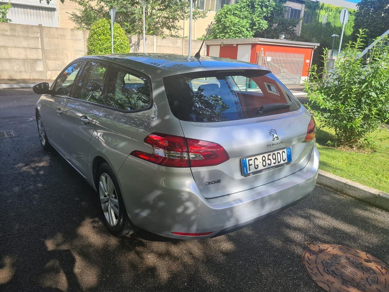 Peugeot 308 BlueHDi 150 S&S SW Allure