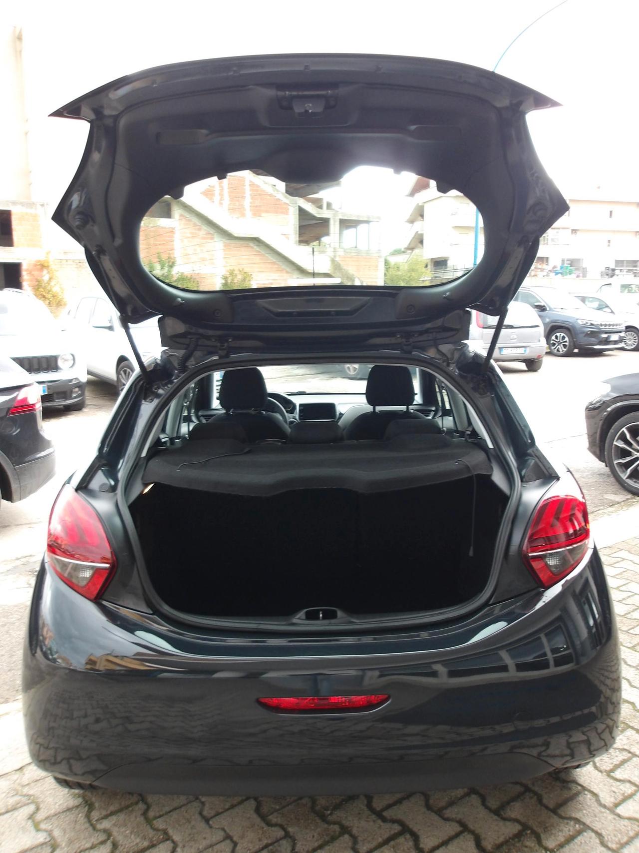 Peugeot 208 5 Porte 208 5p 1.2 puretech Active 68cv my18