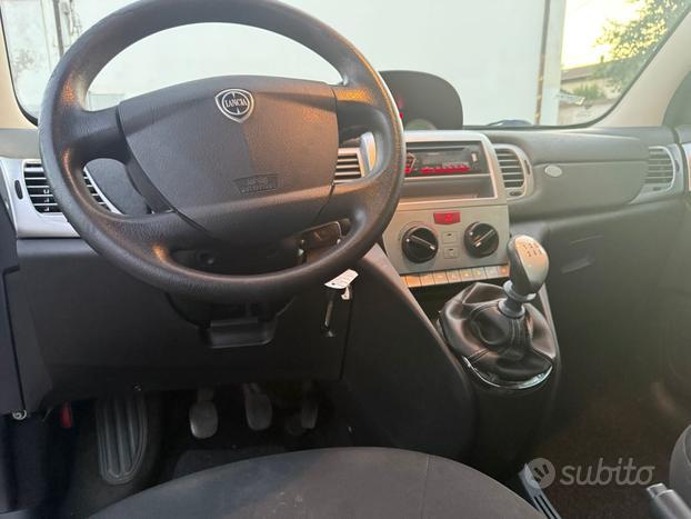 Lancia ypsilon 1.2 benz neopatentati