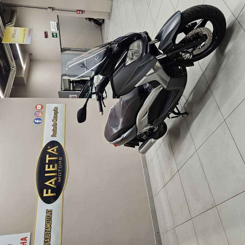 Yamaha X-Max 250 - 2010