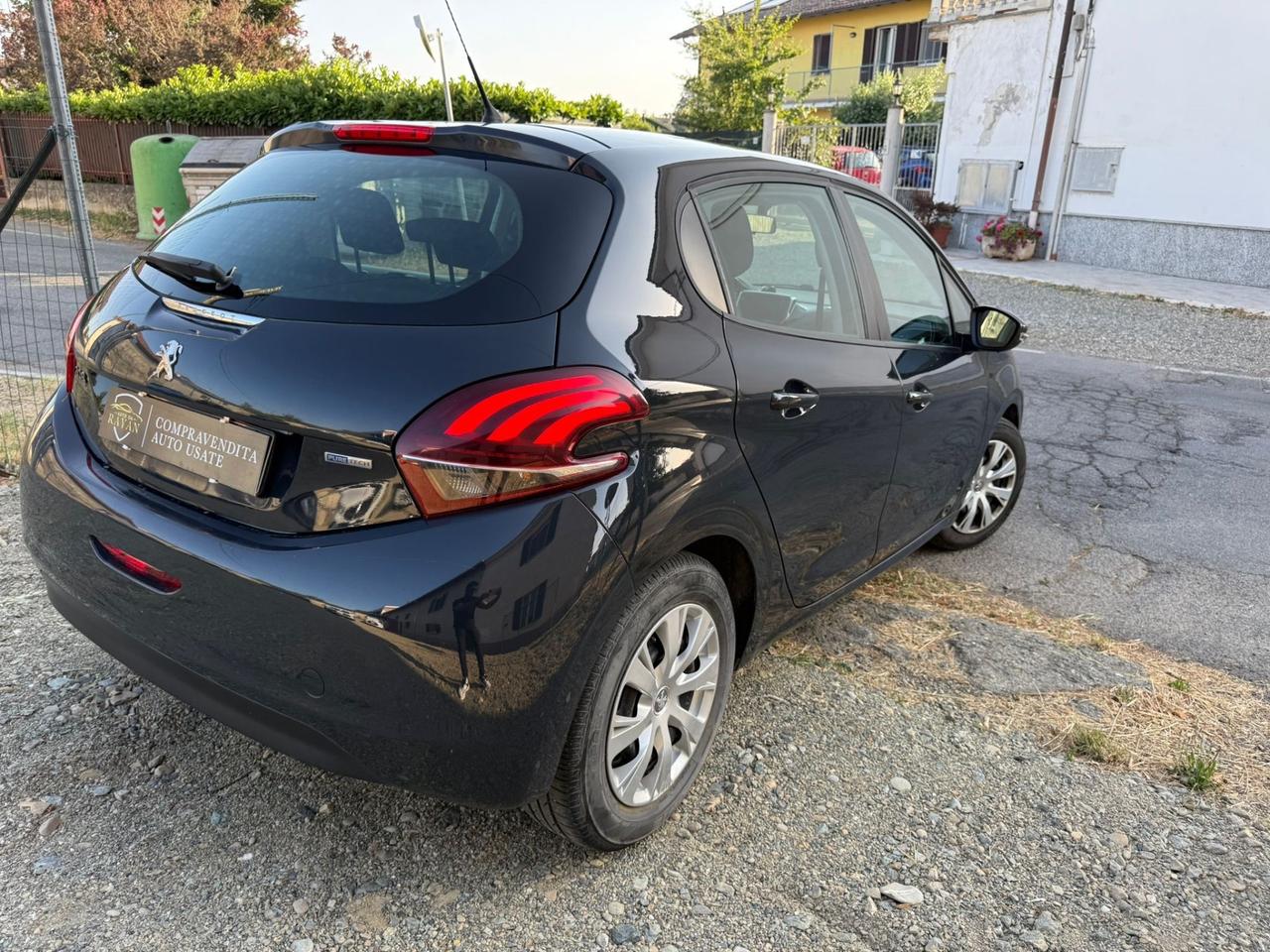 Peugeot 208 1.0 BENZINA NEOPATENTATI 76 MILA KM