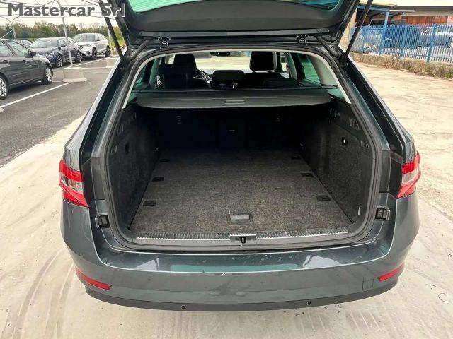 SKODA Superb Superb Wagon 2.0 tdi Executive 150cv dsg GE842CG