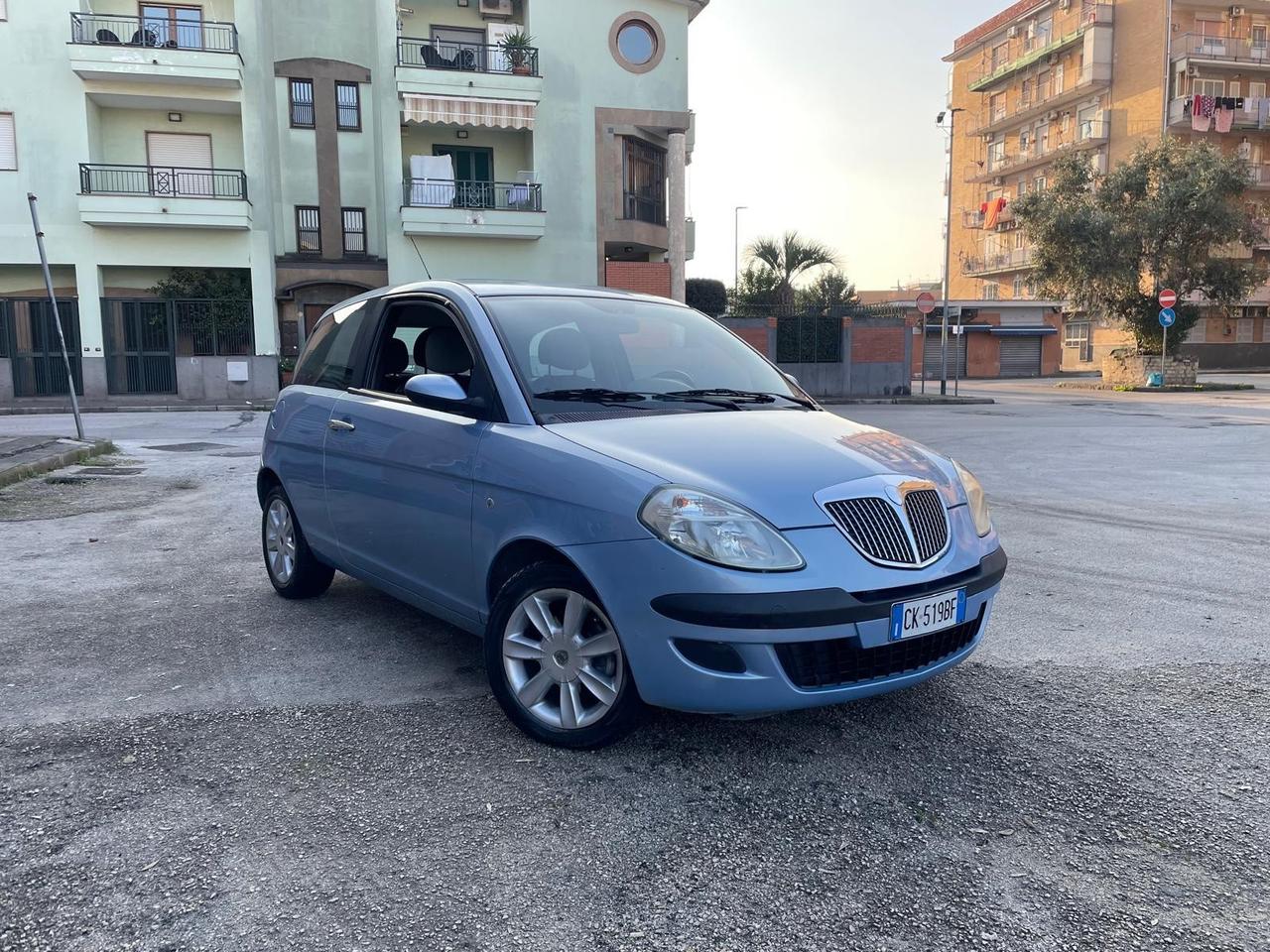 Lancia Ypsilon 1.2 Argento