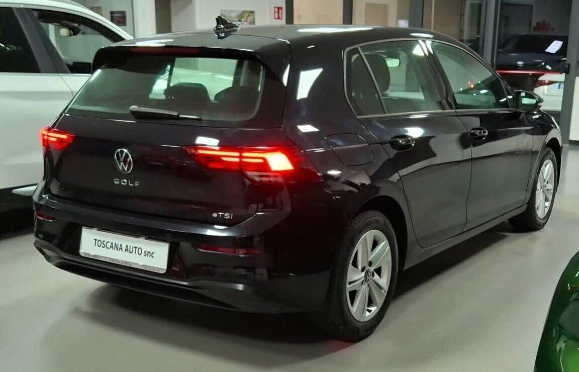 Volkswagen Golf 8 1.0 eTSI EVO DSG uniproprietario