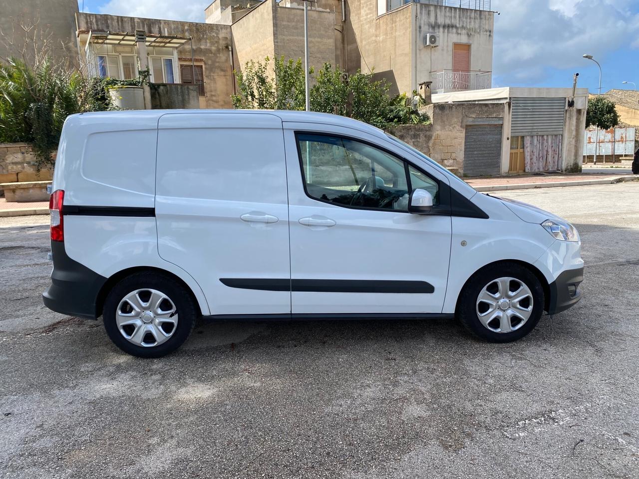 Ford Tourneo Courier 1.5 TDCI 75 CV Plus