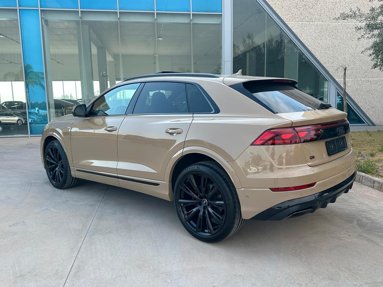 Audi Q8 50 TDI S-Line possibilità noleggio no scoring