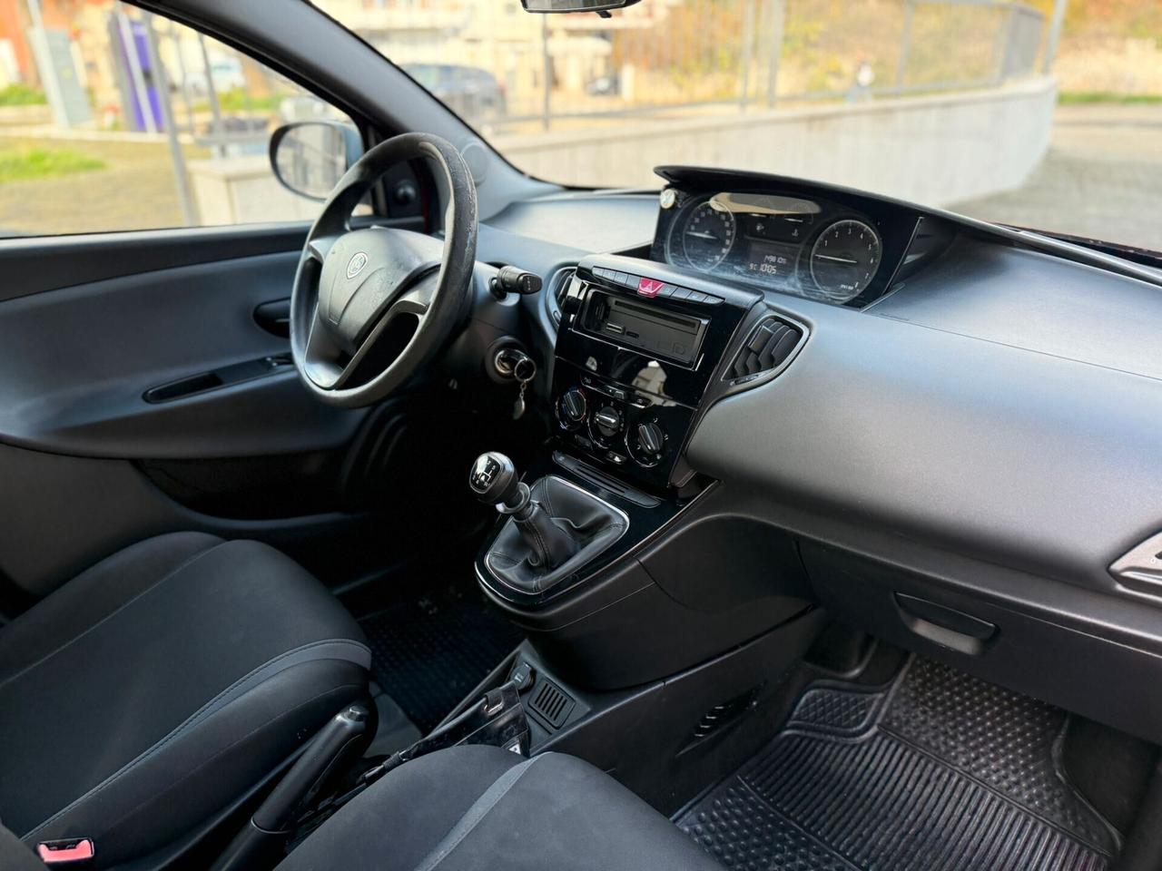 Lancia Ypsilon 1.2 69 CV 5 porte Gold , NEOPATENTATI