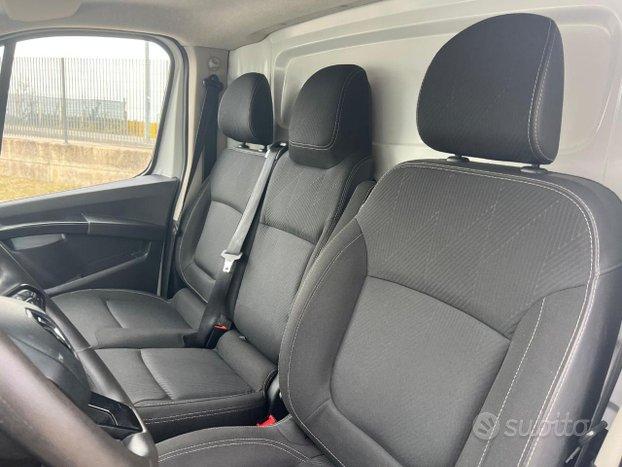 RENAULT Trafic T27 2.0 dCi 150CV Energy Advance-