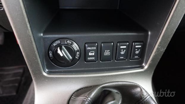 NISSAN Pathfinder 2.5 dCi LE