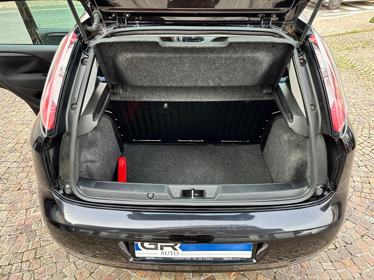 Fiat Punto 1.3MJT II 75 CV 5P Lounge -Neopatentati