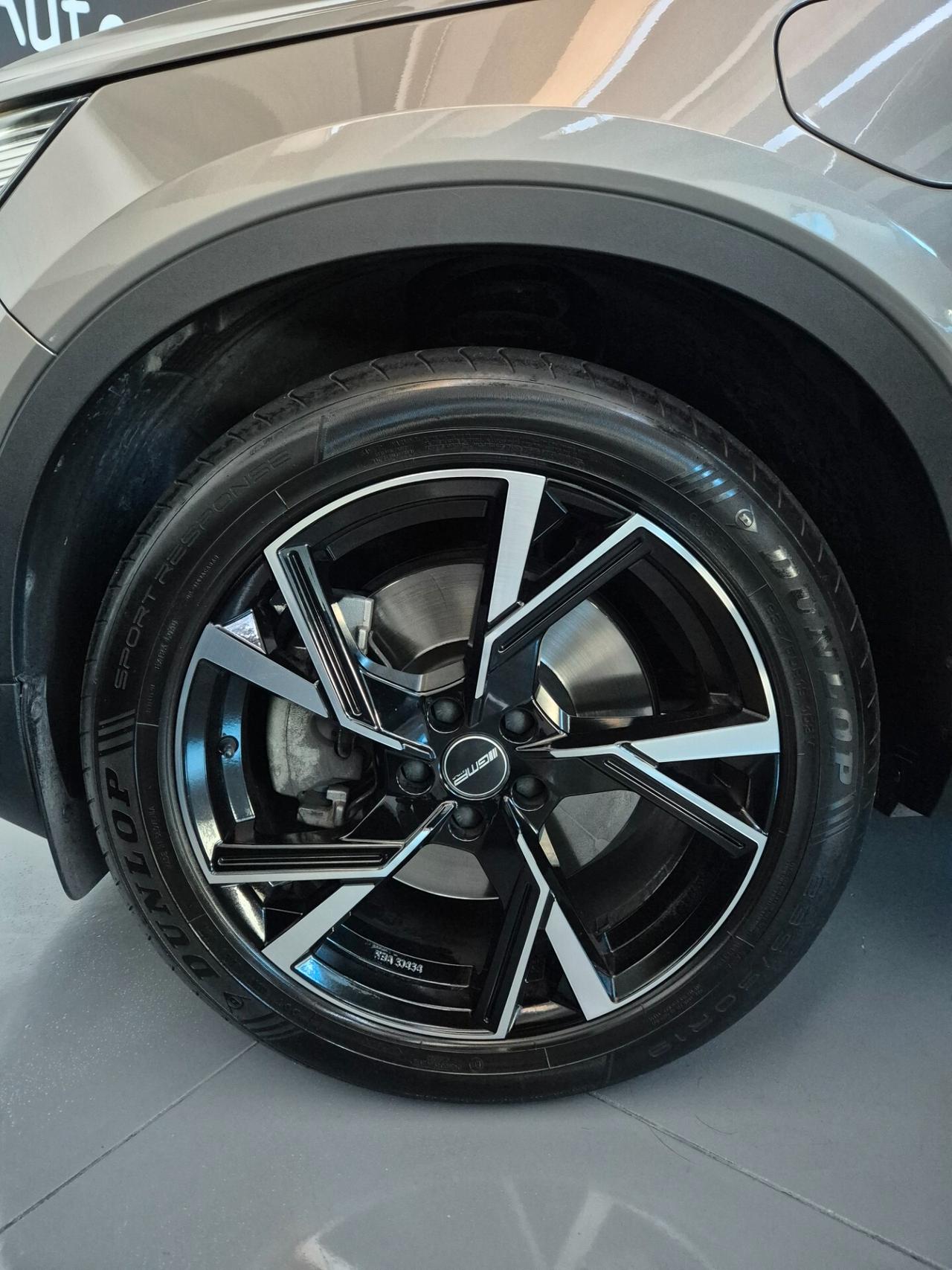 Volvo XC40 T4 Recharge 1.5cc 129cv AUTOCARRO 5PT