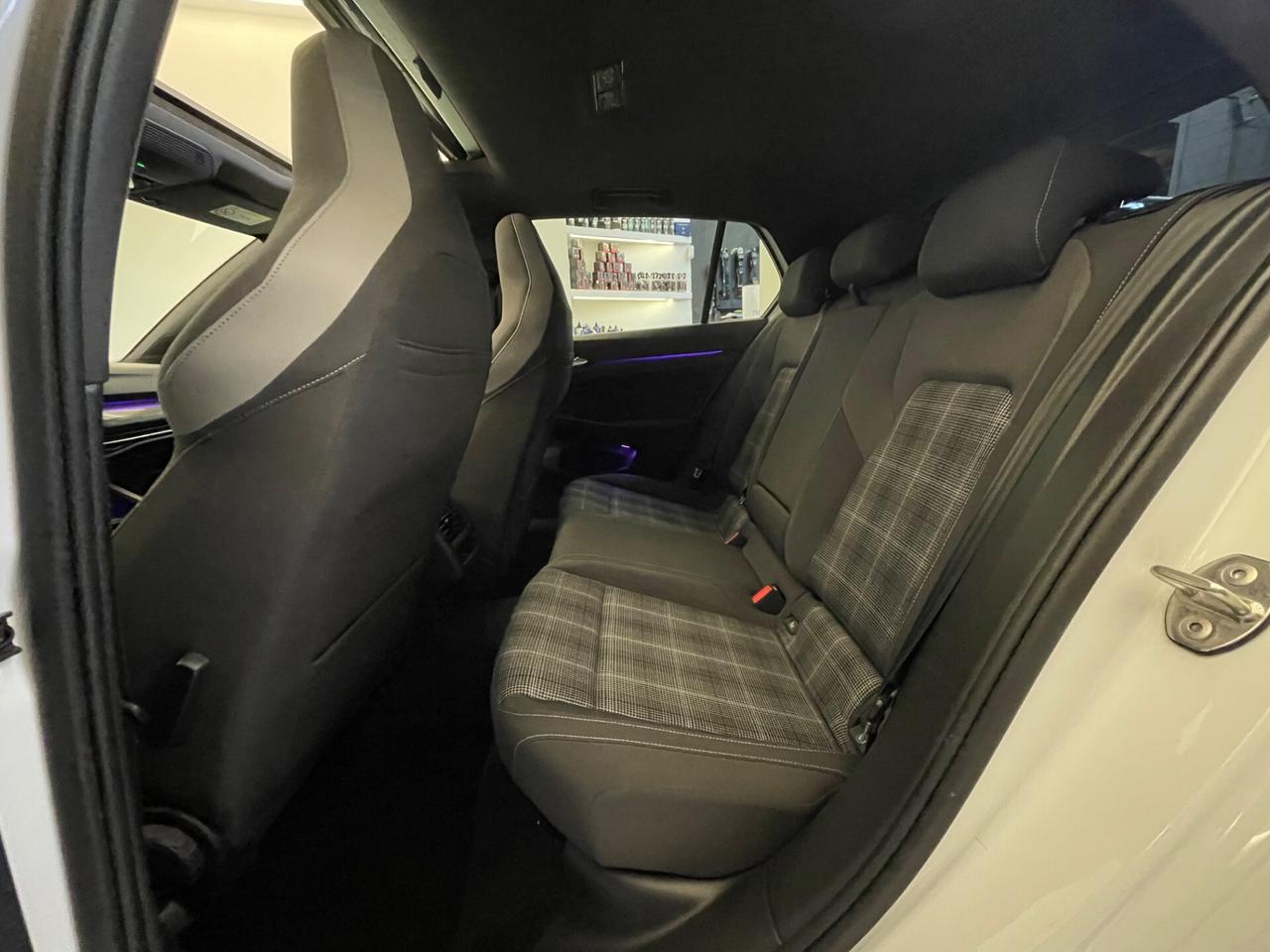 Volkswagen Golf GTD 2.0 TDI DSG 200CV