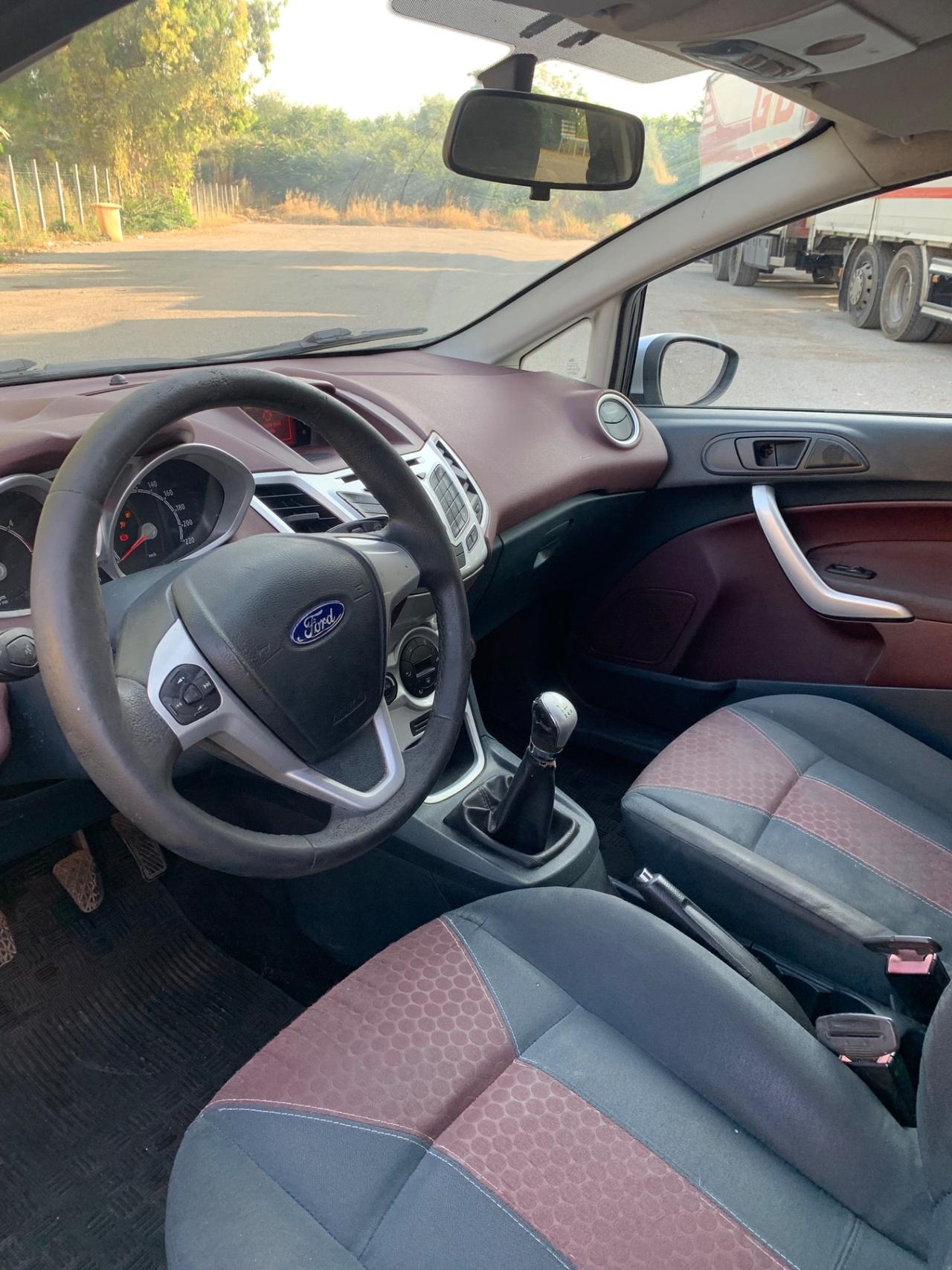 Ford Fiesta 1.4 TDCi 5p. Titanium