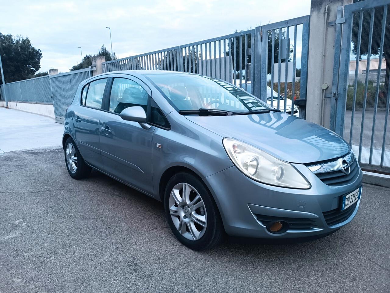 Opel Corsa 1.3 CDTI 75CV idonea NEOPATENTATI