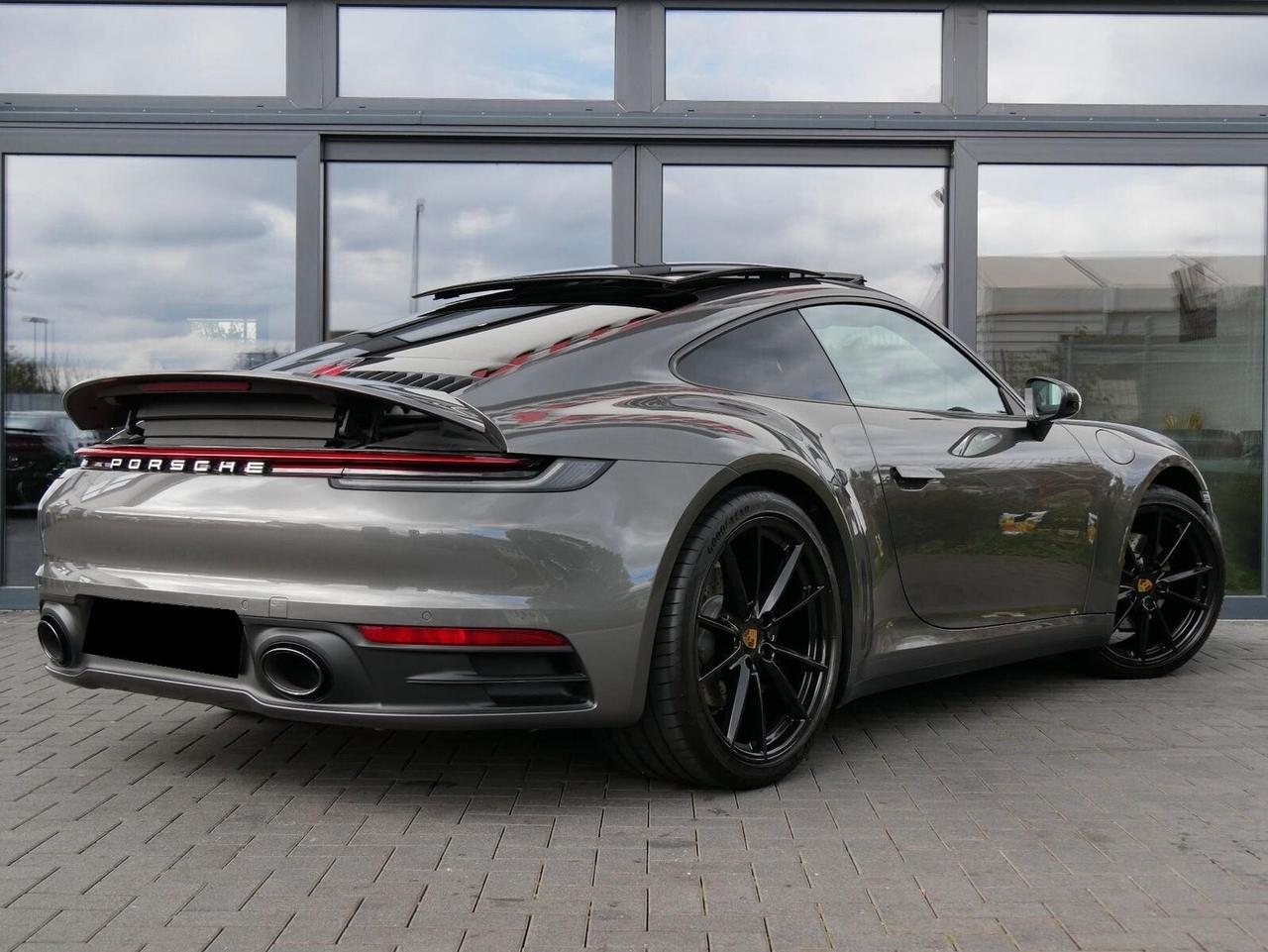 Porsche 911 Carrera