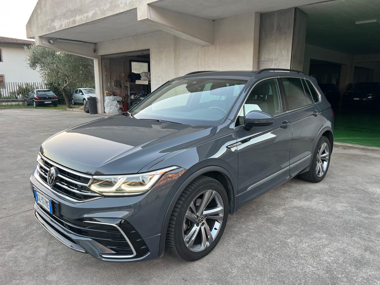 Volkswagen Tiguan 2.0 TDI 150 CV SCR DSG R-Line